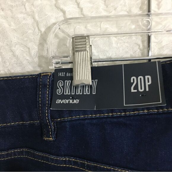 Avenue NWT Denim “Skinny” Dark Blue Size 20 Petite - Picture 10 of 10